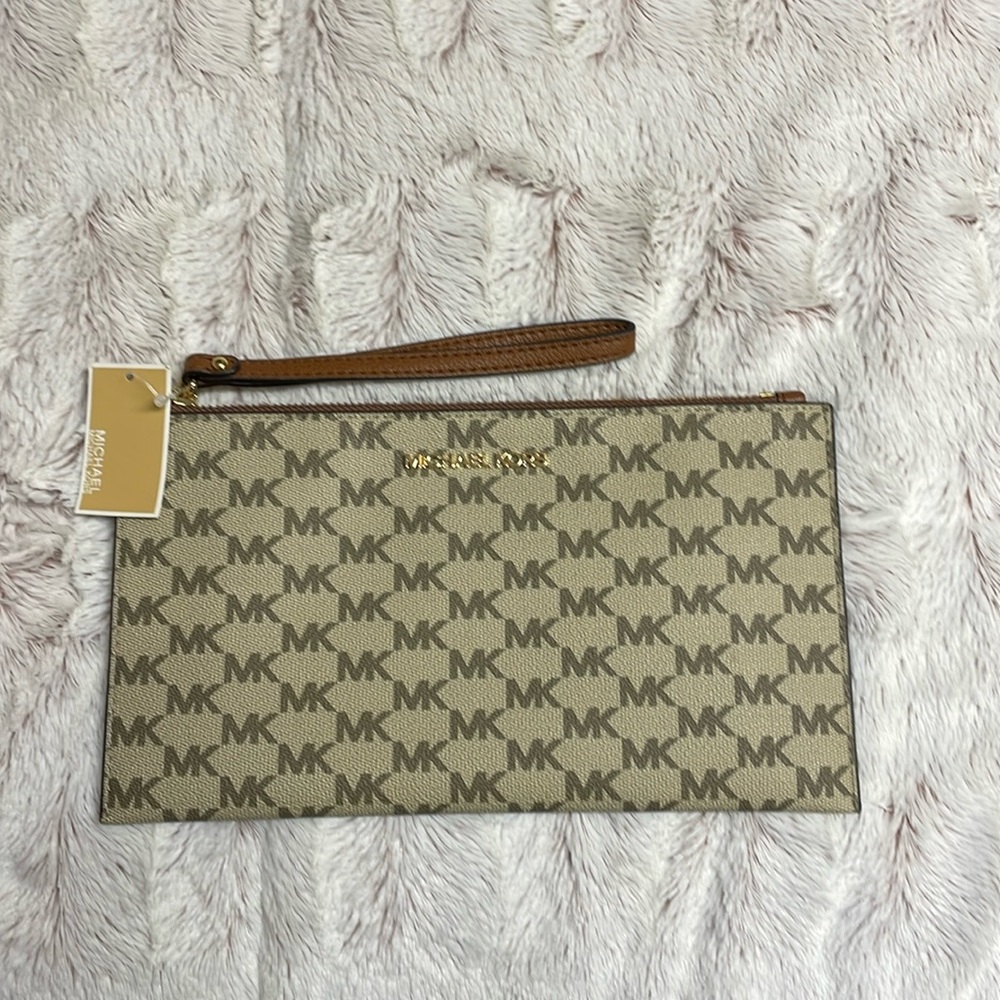 New Michael Kors Large Tan/Natural Zip Clutch Wristlet